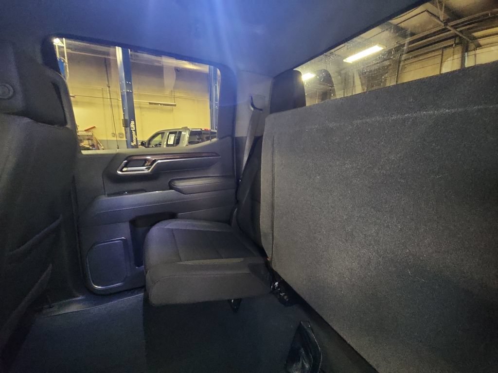 Certified 2026 Chevrolet Silverado 1500 LT AWD/4WD image 36