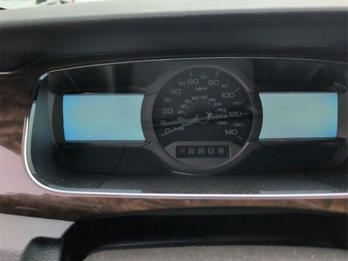 Used 2019 Ford Taurus Limited image 8