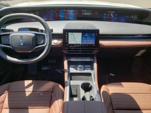 New 2026 Lincoln Nautilus Reserve AWD/4WD image 16