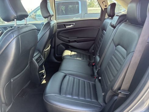 Used 2022 Ford Edge SEL w/ Convenience Package image 4