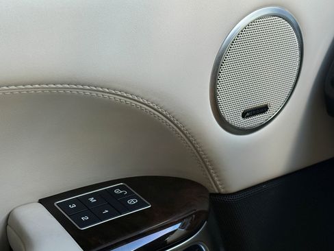 Used 2016 Land Rover Range Rover Long Wheelbase Autobiography image 15