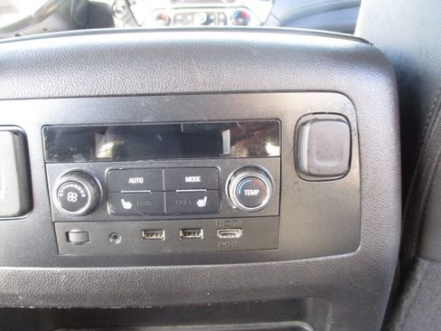 Used 2019 Chevrolet Suburban LT image 30