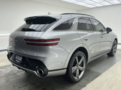 Used 2023 Genesis GV70 2.5T w/ Sport Prestige Package image 4
