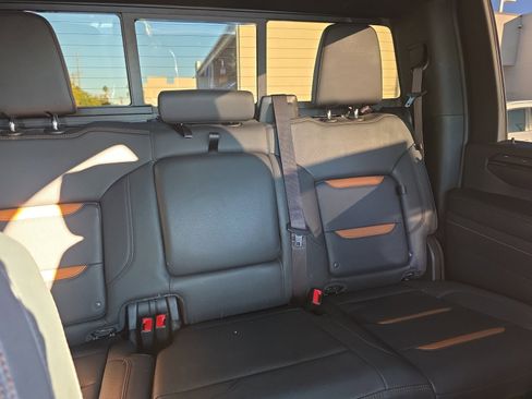 Used 2024 GMC Sierra 2500 AT4 w/ AT4 Premium Plus Package image 17