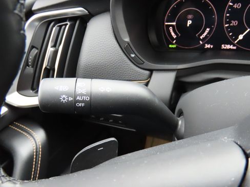 Certified 2025 MAZDA CX-90 Plug-In Hybrid w/Premium Sport image 38