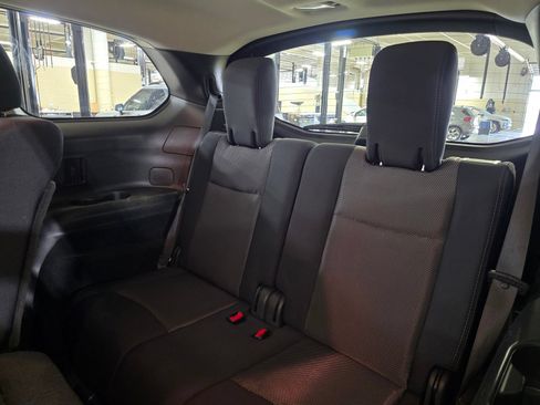 Used 2019 Nissan Pathfinder S FWD image 14
