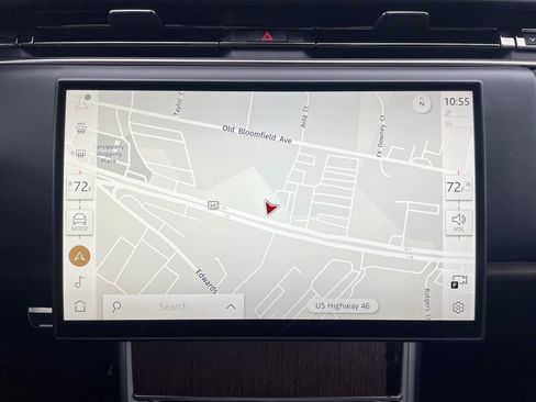 Certified 2025 Land Rover Range Rover SE image 27