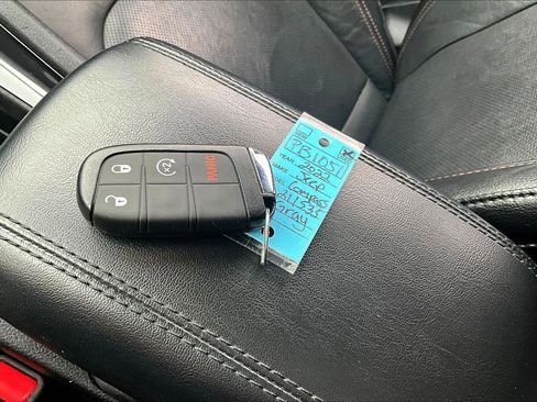 Used 2022 Jeep Compass Latitude image 10