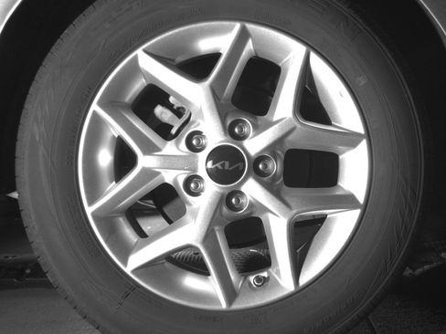 Used 2025 Kia Soul LX w/ LX Technology Package image 19