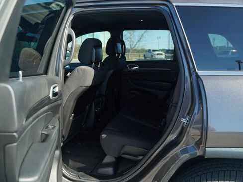 Used 2021 Jeep Grand Cherokee Laredo RWD image 15