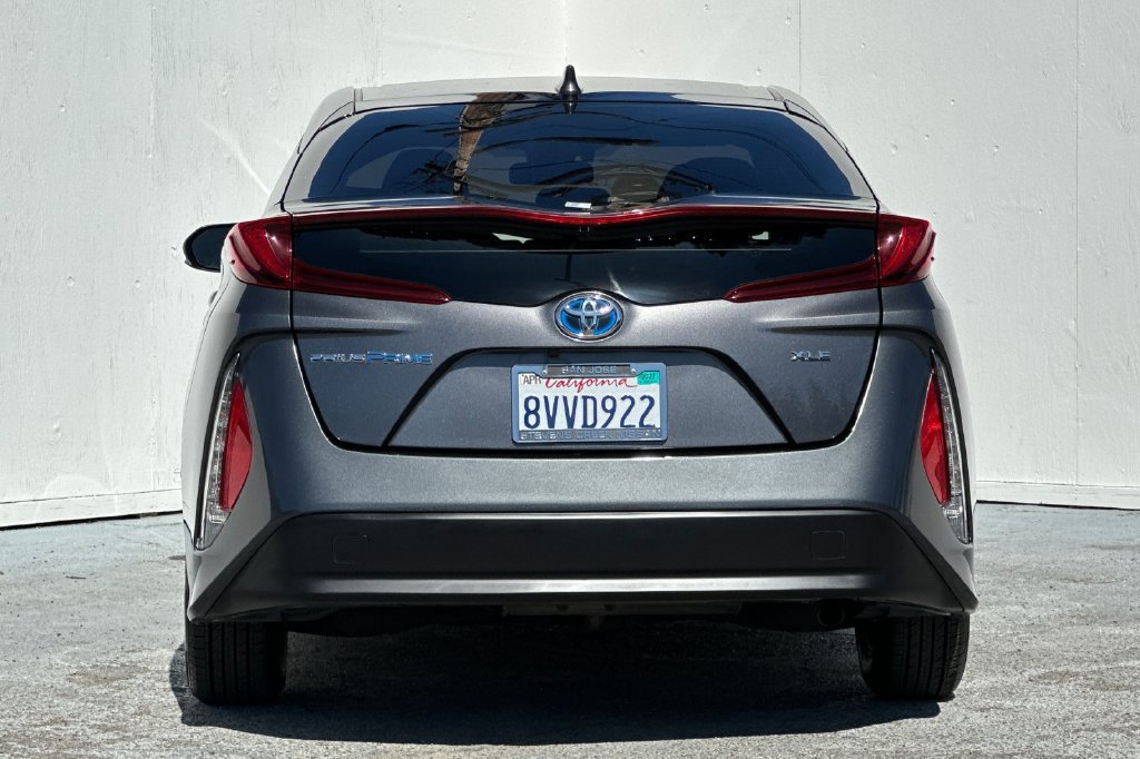 Used 2021 Toyota Prius Prime XLE FWD image 4