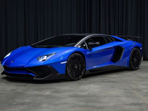Used 2017 Lamborghini Aventador LP 750-4 Superveloce image 1