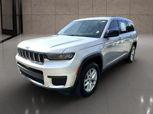 Used 2022 Jeep Grand Cherokee L Laredo w/ Luxury Tech Group I AWD/4WD image 7