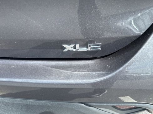 Used 2022 Toyota Highlander XLE image 9