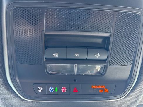 New 2025 Chevrolet Equinox EV RS image 31