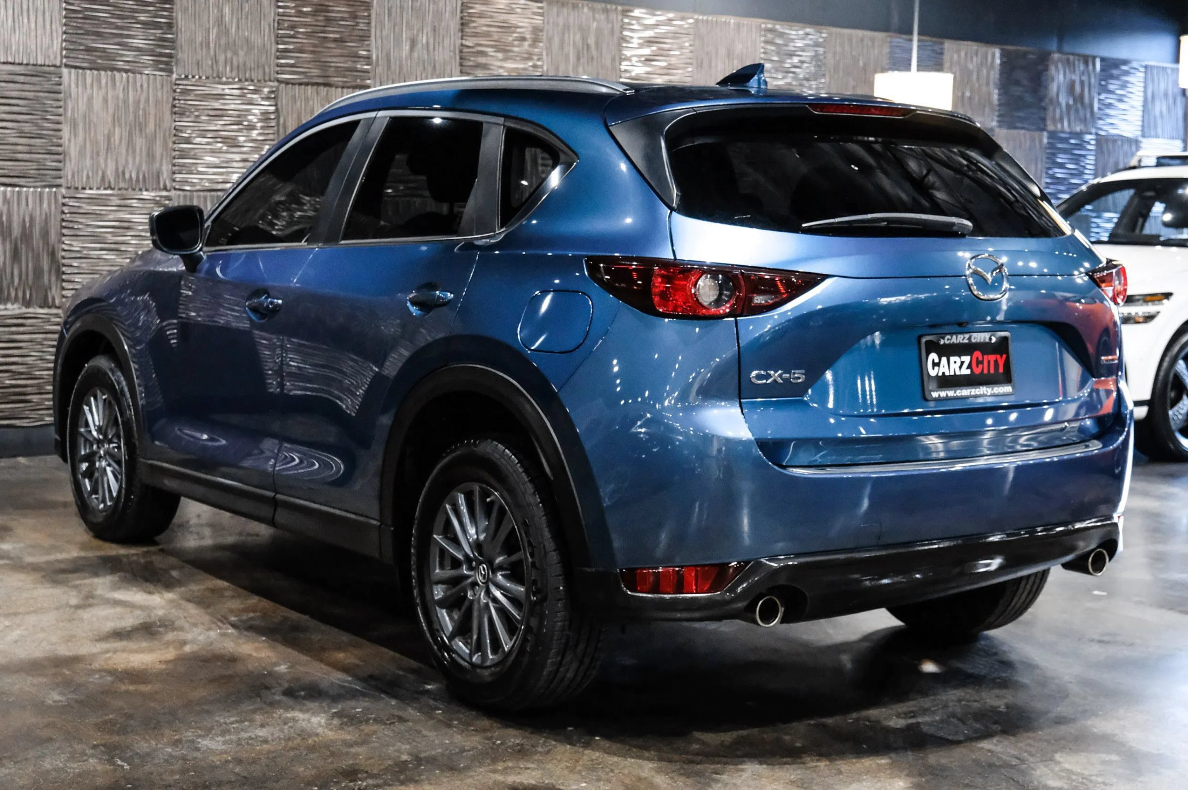 Used 2020 MAZDA CX-5 Touring FWD image 11