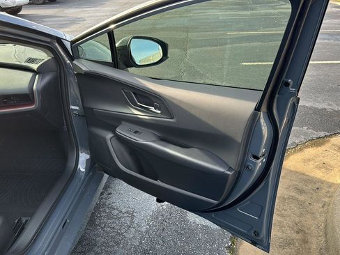 New 2025 Toyota Prius Plug-In Hybrid image 12