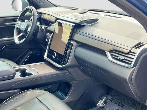 Used 2025 GMC Acadia Denali w/ Super Cruise Package image 31