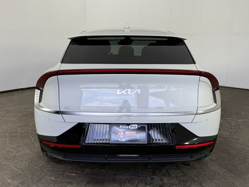 Used 2023 Kia EV6 Wind w/ Wind Technology Package AWD/4WD image 6