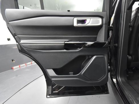 Used 2024 Ford Explorer ST w/ Technology Package image 41