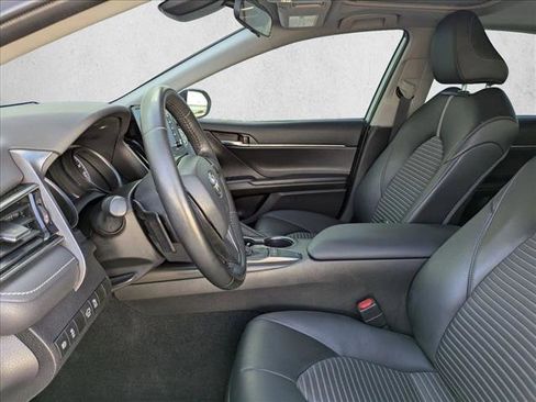 Used 2022 Toyota Camry SE image 16