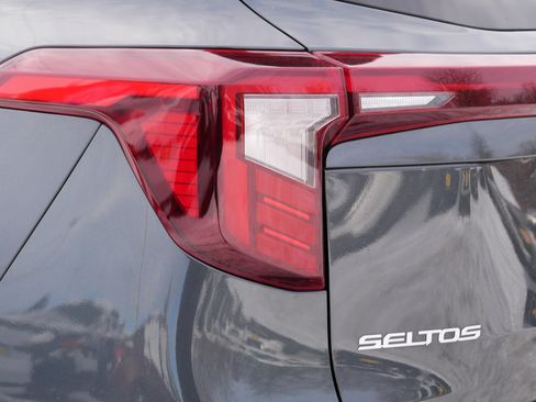 Certified 2024 Kia Seltos S image 17