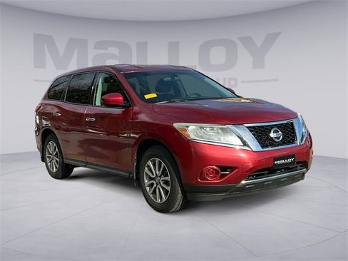 Used 2014 Nissan Pathfinder S image 1