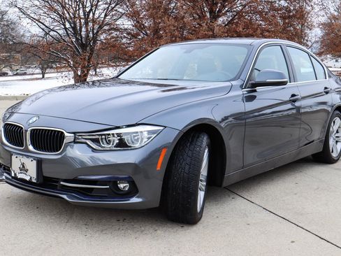 Used 2018 BMW 330i Sedan image 3