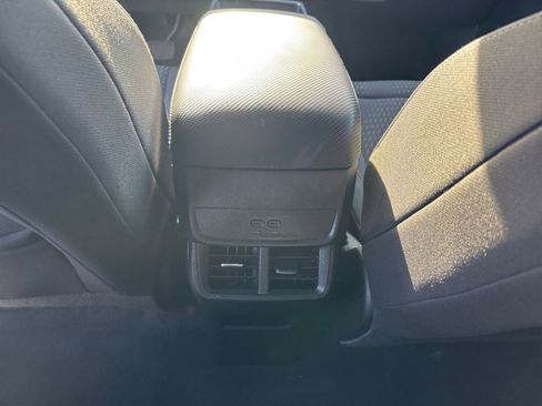 Used 2025 Chevrolet Equinox LT image 25