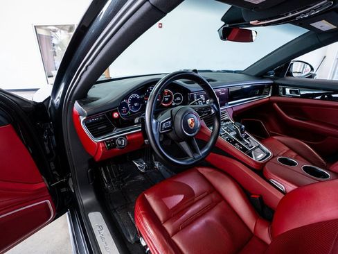 Used 2021 Porsche Panamera 4 image 34