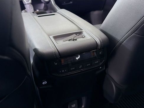 Used 2024 Toyota Grand Highlander AWD Hybrid image 28