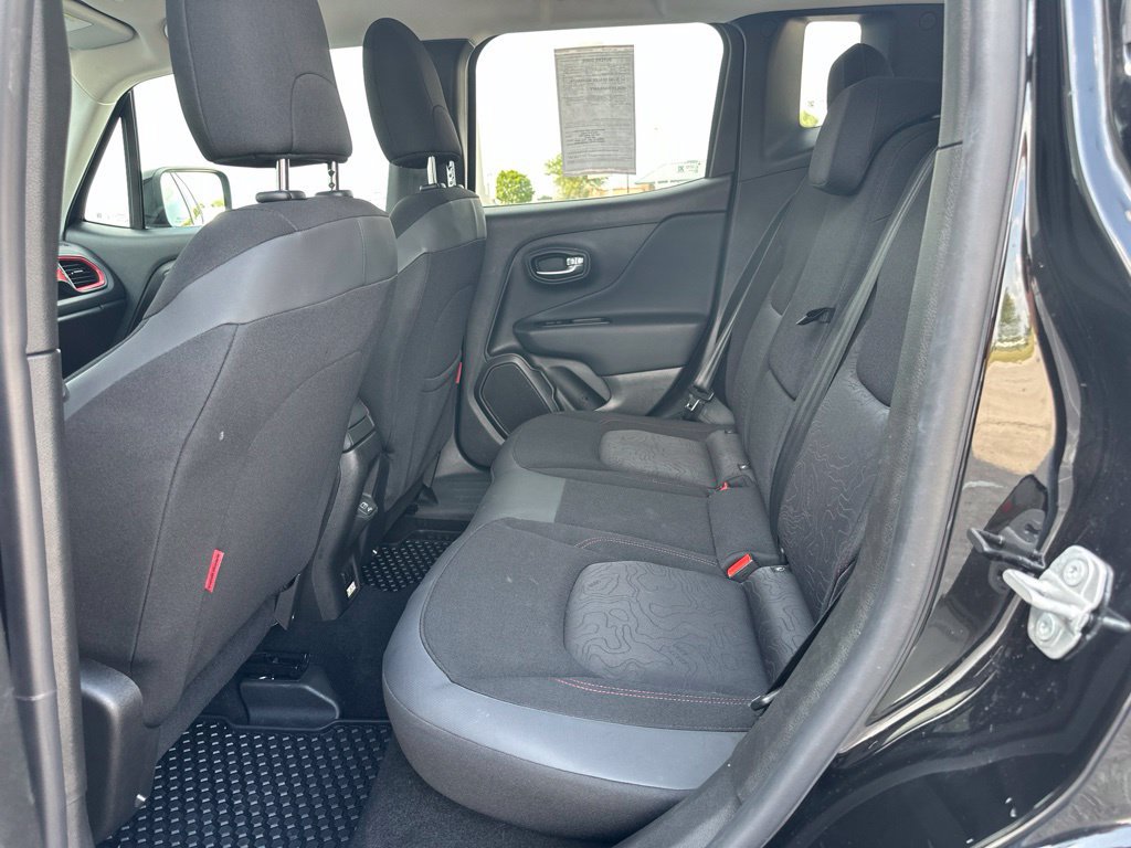 Used 2022 Jeep Renegade Trailhawk AWD/4WD image 18