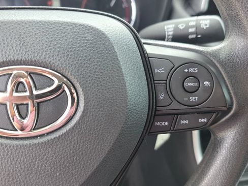 Used 2023 Toyota RAV4 LE FWD image 15