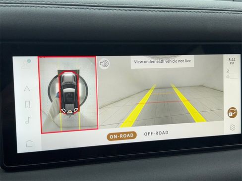 Used 2023 Land Rover Defender 110 SE image 33