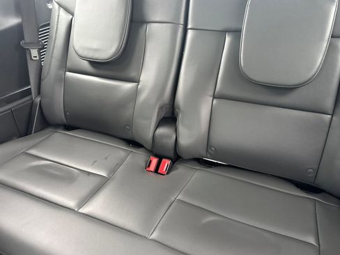 Used 2025 Ford Explorer Active w/ Active Comfort Package image 16