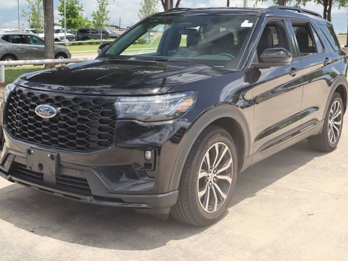Certified 2026 Ford Explorer ST-Line RWD image 8