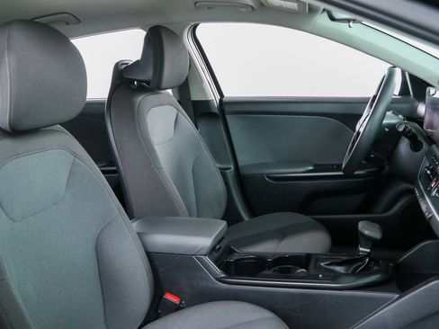 Used 2025 Kia K4 FWD image 26