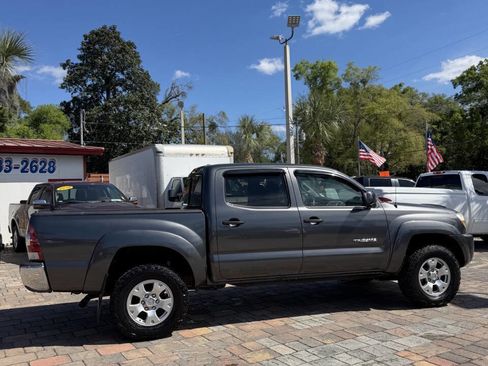 Used 2011 Toyota Tacoma PreRunner w/ TRD Off-Road Pkg image 4