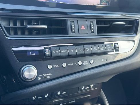 Used 2022 Lexus ES 300h w/ Premium Package image 26
