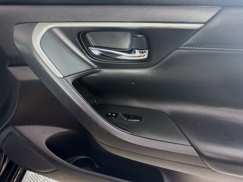 Used 2018 Nissan Altima 2.5 SR FWD image 31