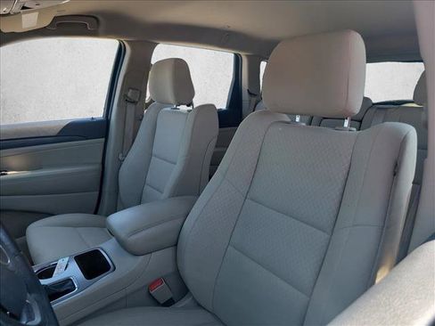 Used 2022 Jeep Grand Cherokee Laredo E image 13