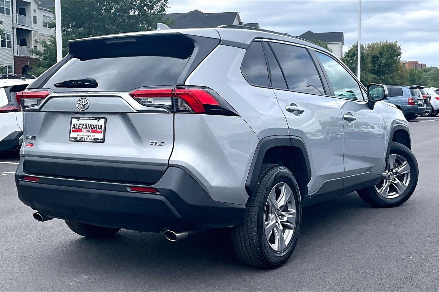 Used 2024 Toyota RAV4 XLE FWD image 12