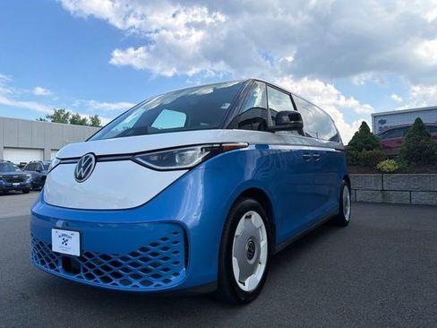 Used 2025 Volkswagen ID. Buzz 1st Edition AWD/4WD image 3