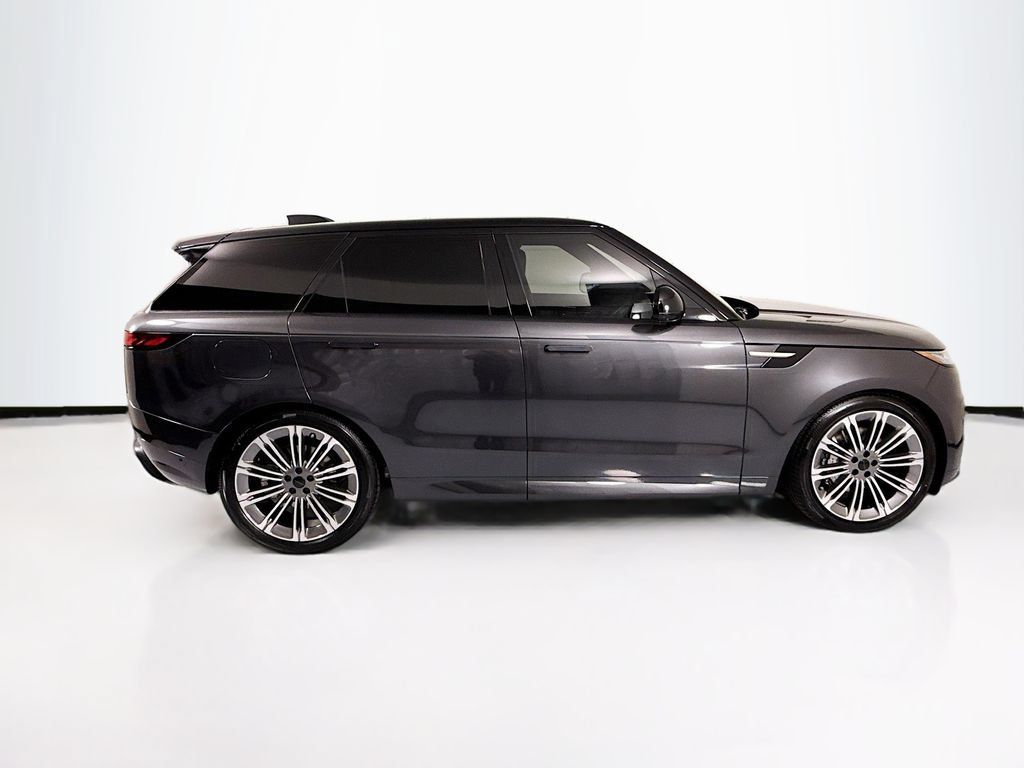 New 2026 Land Rover Range Rover Sport Dynamic SE AWD/4WD image 4