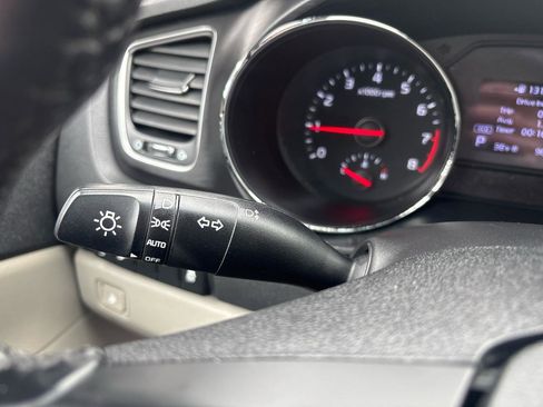 Used 2020 Kia Sedona EX image 18