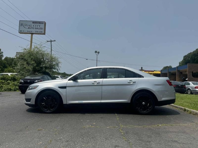 Used 2016 Ford Taurus SEL FWD image 8