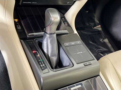 Used 2023 Lexus GX 460 Premium w/ Premium Package image 17