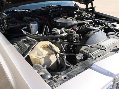 Used 1987 Cadillac Brougham image 11