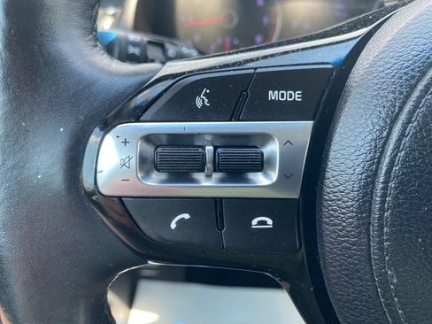 Used 2019 Kia Cadenza Premium w/ Paint Protection Package FWD image 37