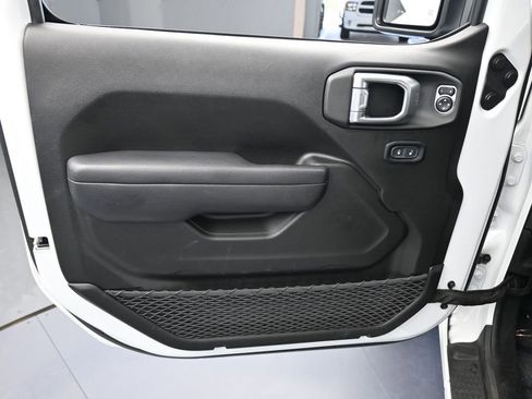 Used 2024 Jeep Gladiator Sport image 12